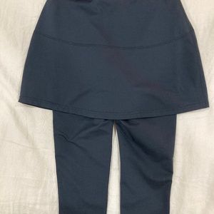 Athleta Yoga Skirt Skort Capri Legging Athletic Stretch Fitted Womens Size Small